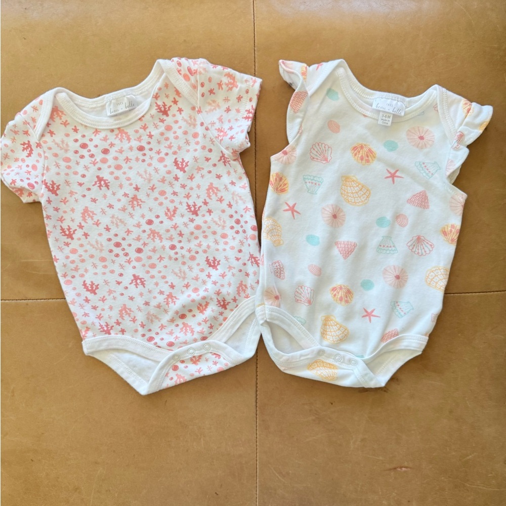 💙$5 FLASH SALE💙 Tres Beau et Belle Onesies 3-6M